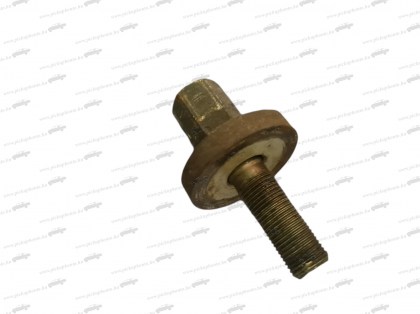 KB4T főtengely csavar